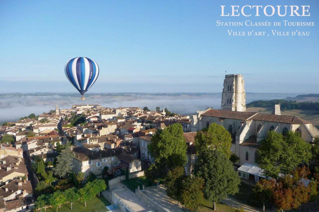 Gite Des Remparts A Лектур Экстерьер фото
